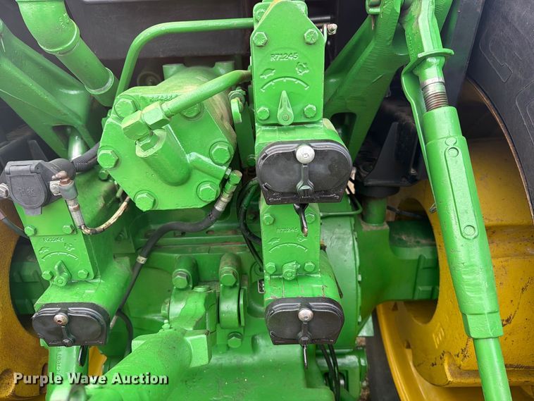 image for item EW4374 1989 John Deere 4955 MFWD tractor