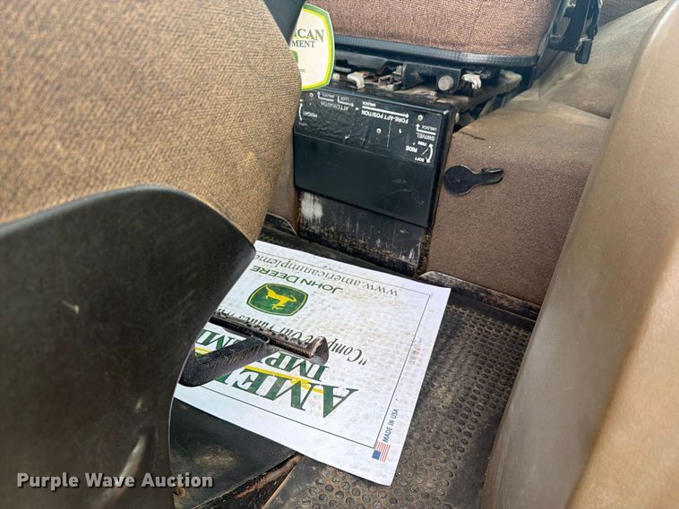 image for item EW4374 1989 John Deere 4955 MFWD tractor