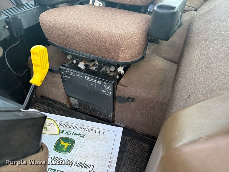 image for item EW4374 1989 John Deere 4955 MFWD tractor