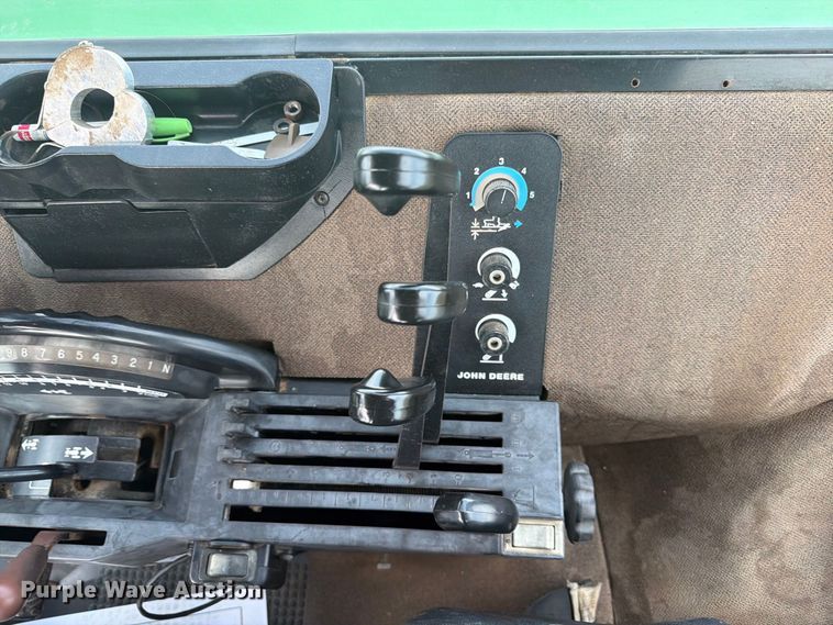 image for item EW4374 1989 John Deere 4955 MFWD tractor