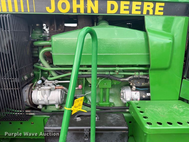 image for item EW4374 1989 John Deere 4955 MFWD tractor