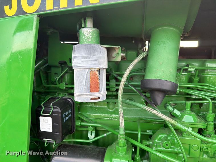 image for item EW4374 1989 John Deere 4955 MFWD tractor