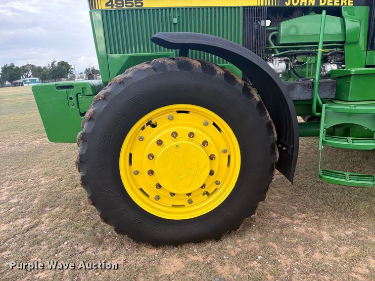 image for item EW4374 1989 John Deere 4955 MFWD tractor