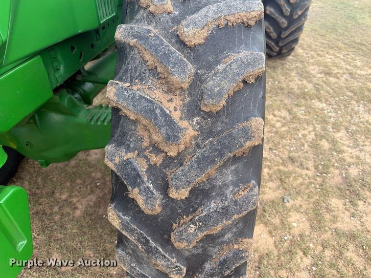 image for item EW4374 1989 John Deere 4955 MFWD tractor