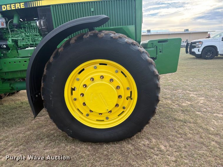image for item EW4374 1989 John Deere 4955 MFWD tractor