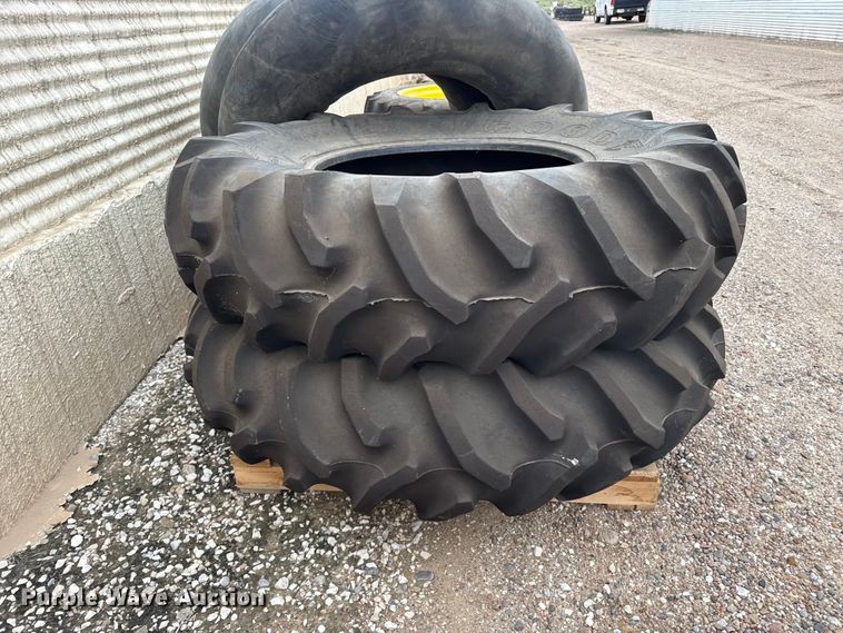 image for item EW4388 (2) 20.8-34 tires