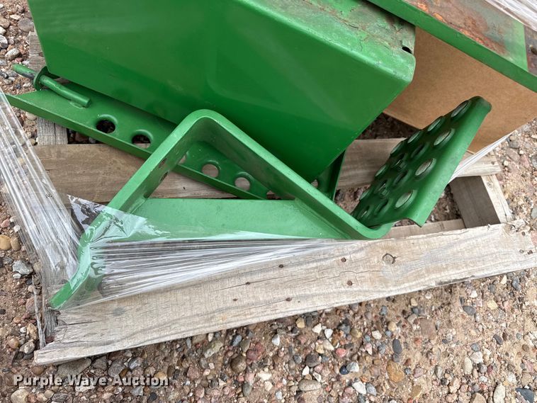 image for item EW4390 John Deere 4640 parts