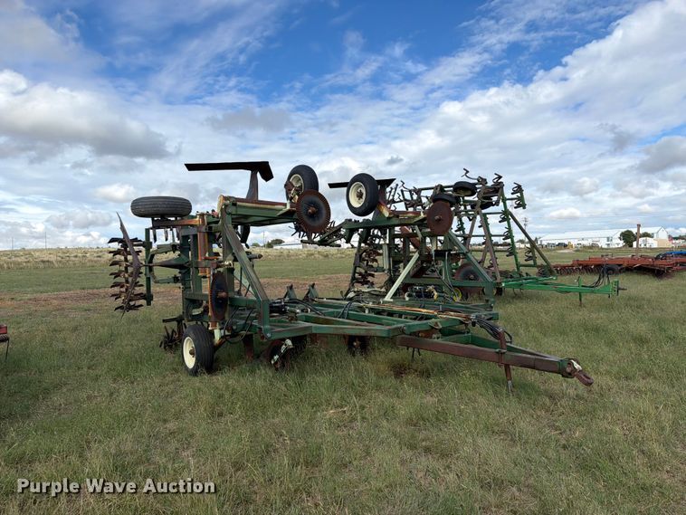 image for item EW4398 Sunflower 3370-33 sweep plow