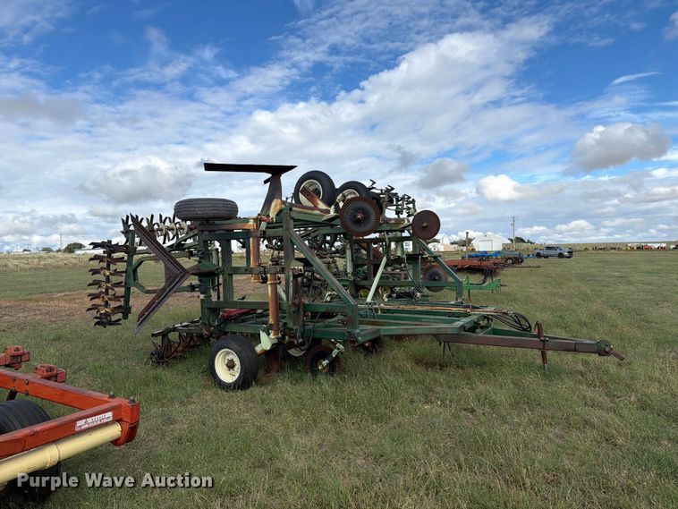 image for item EW4398 Sunflower 3370-33 sweep plow
