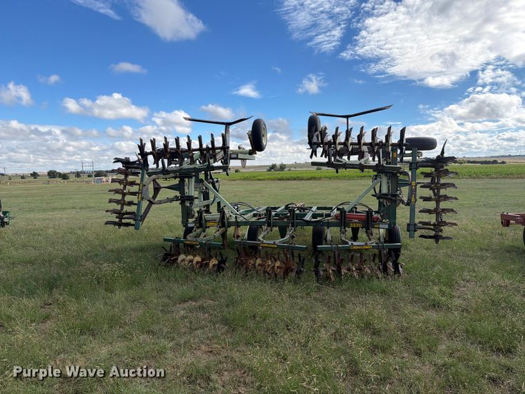 image for item EW4398 Sunflower 3370-33 sweep plow