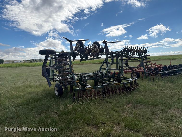 image for item EW4398 Sunflower 3370-33 sweep plow