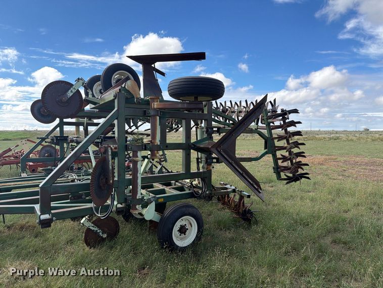image for item EW4398 Sunflower 3370-33 sweep plow