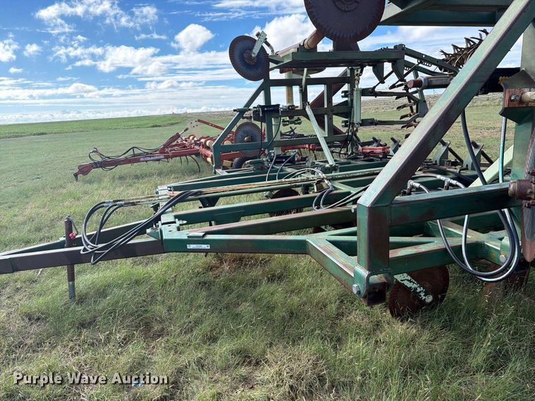 image for item EW4398 Sunflower 3370-33 sweep plow