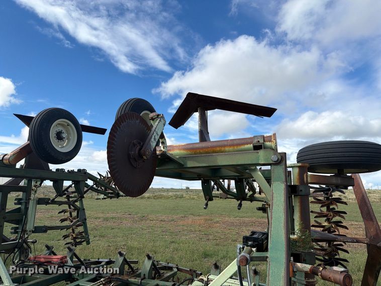 image for item EW4398 Sunflower 3370-33 sweep plow