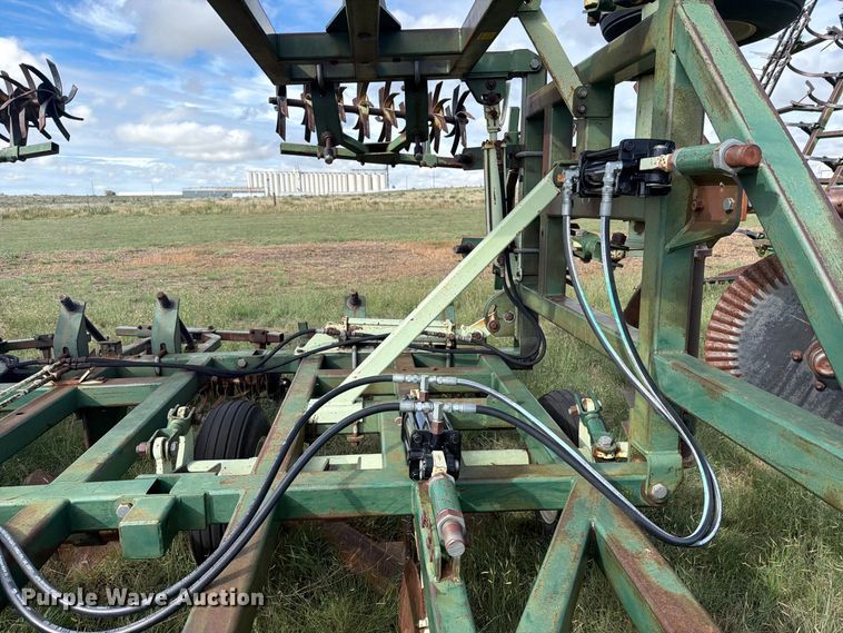 image for item EW4398 Sunflower 3370-33 sweep plow