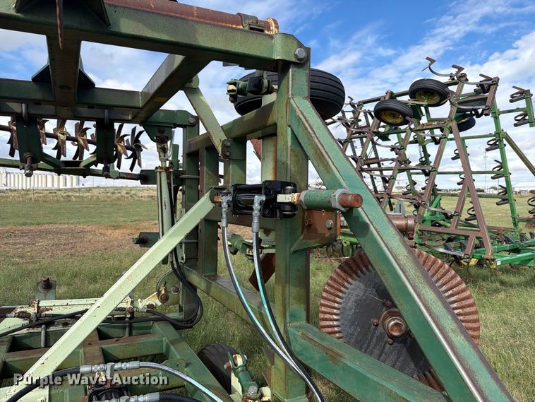 image for item EW4398 Sunflower 3370-33 sweep plow
