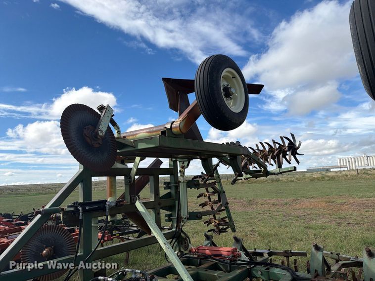 image for item EW4398 Sunflower 3370-33 sweep plow