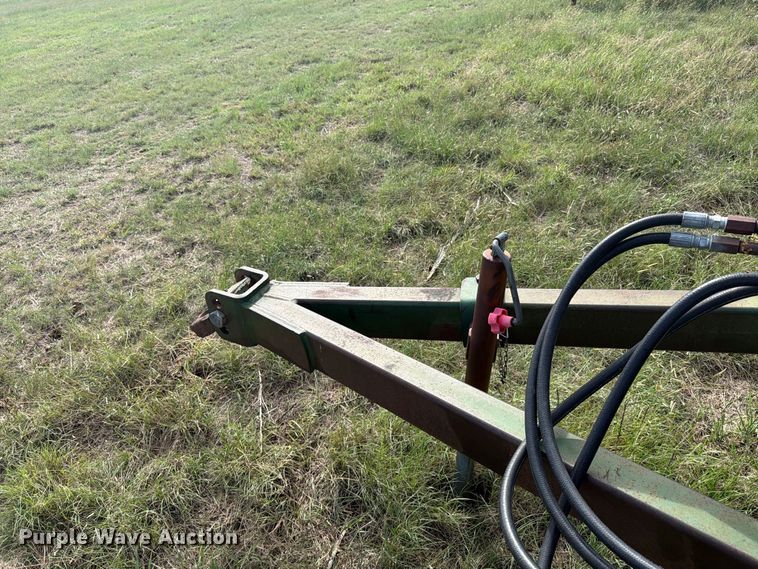 image for item EW4398 Sunflower 3370-33 sweep plow