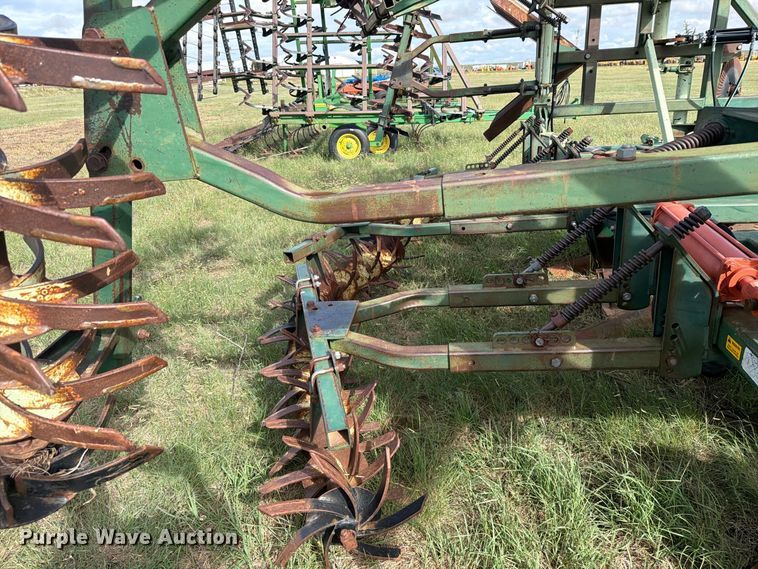 image for item EW4398 Sunflower 3370-33 sweep plow