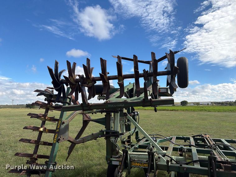image for item EW4398 Sunflower 3370-33 sweep plow