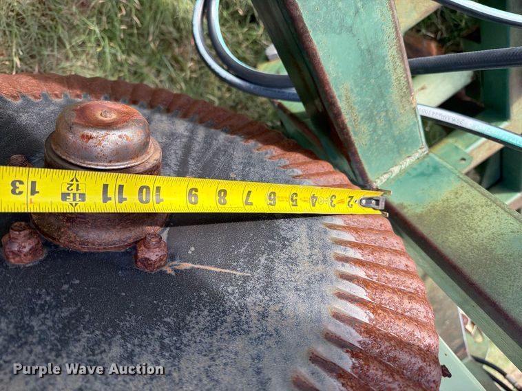 image for item EW4398 Sunflower 3370-33 sweep plow