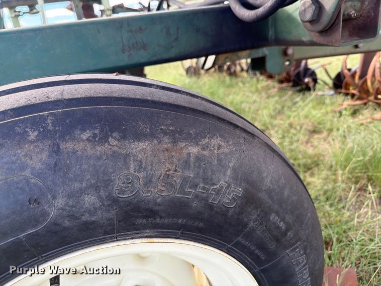 image for item EW4398 Sunflower 3370-33 sweep plow