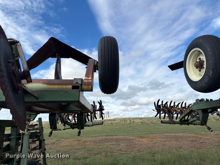 image for item EW4398 Sunflower 3370-33 sweep plow