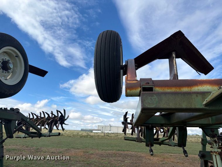 image for item EW4398 Sunflower 3370-33 sweep plow