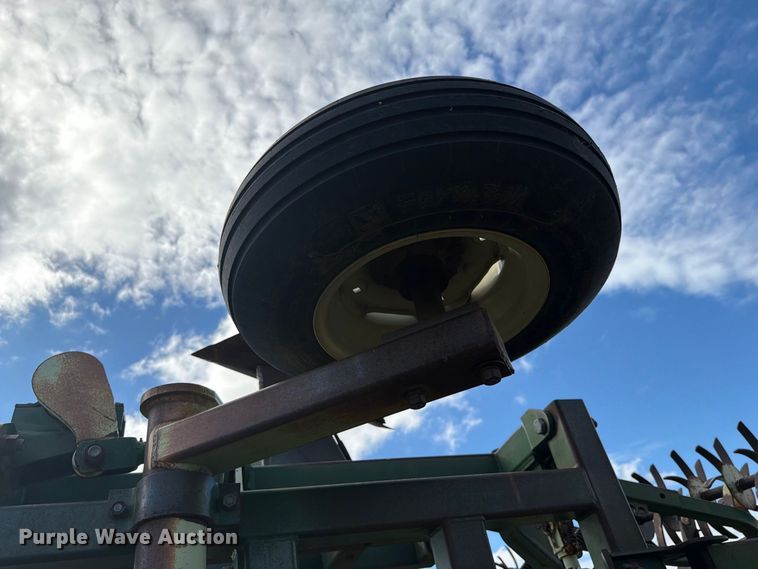 image for item EW4398 Sunflower 3370-33 sweep plow