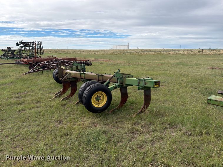 John Deere E0900 V-ripper