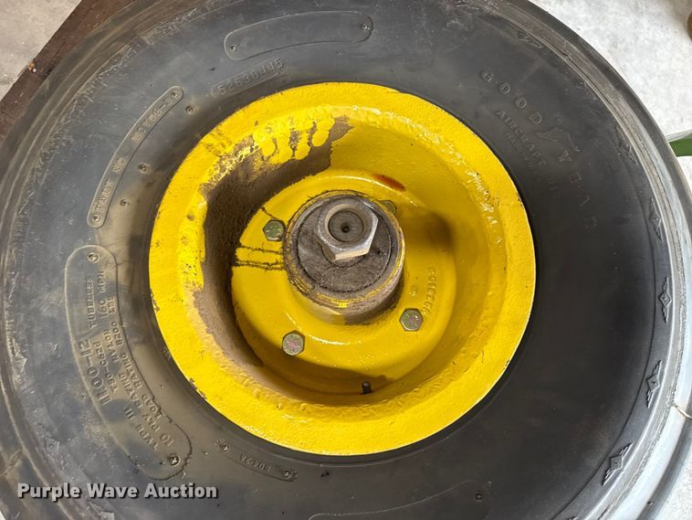 image for item EW4405 John Deere tricycle tractor front end