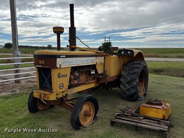 1966 Minneapolis Moline G-1000 tractor