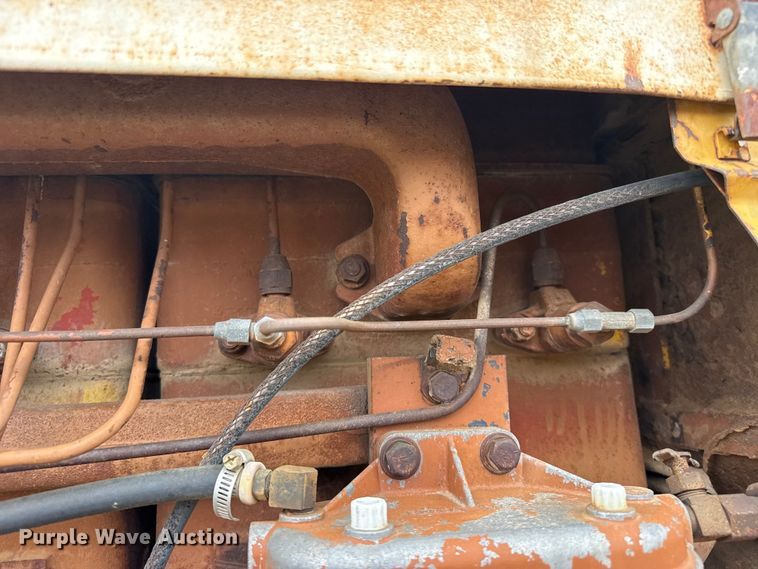 image for item EW4407 1966 Minneapolis Moline G-1000 tractor