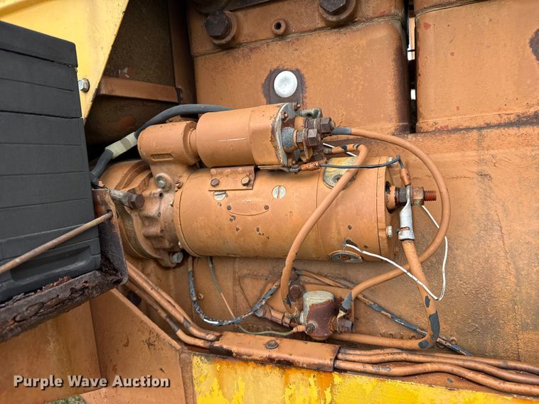 image for item EW4407 1966 Minneapolis Moline G-1000 tractor