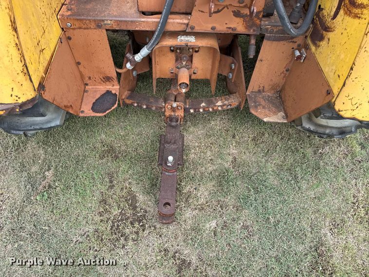 image for item EW4407 1966 Minneapolis Moline G-1000 tractor