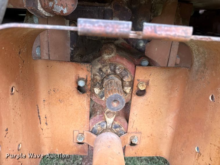 image for item EW4407 1966 Minneapolis Moline G-1000 tractor