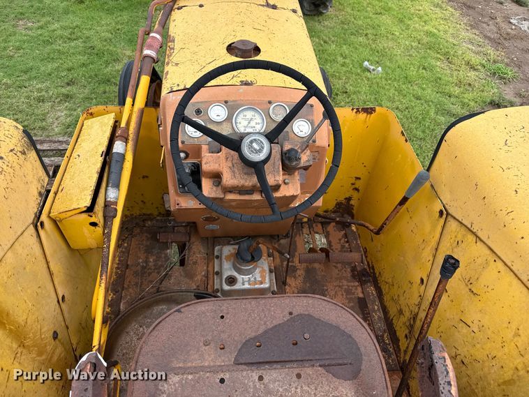 image for item EW4407 1966 Minneapolis Moline G-1000 tractor