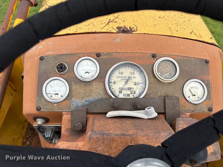 image for item EW4407 1966 Minneapolis Moline G-1000 tractor