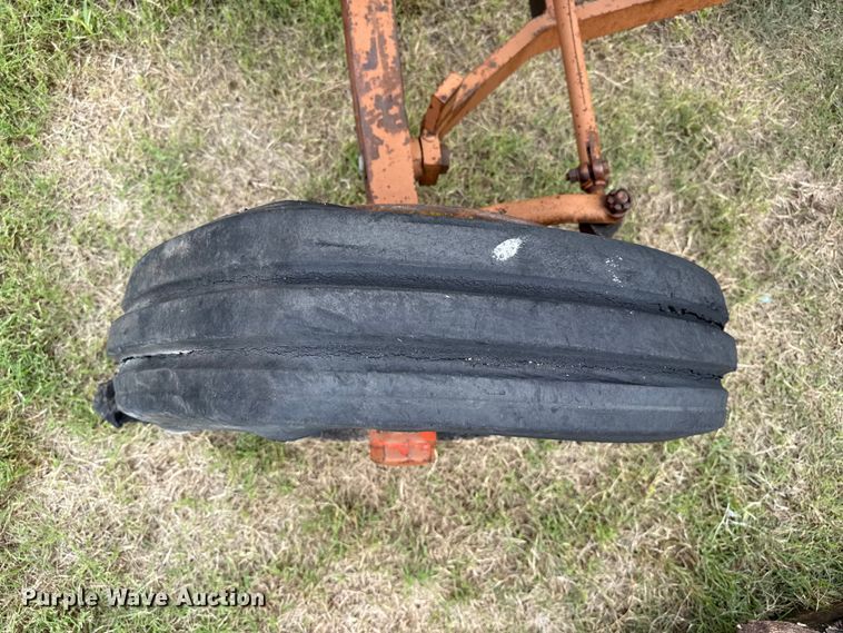 image for item EW4407 1966 Minneapolis Moline G-1000 tractor