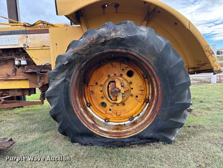 image for item EW4407 1966 Minneapolis Moline G-1000 tractor