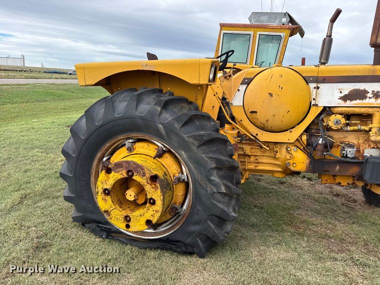 image for item EW4408 1967 Minneapolis Moline G-900 tractor