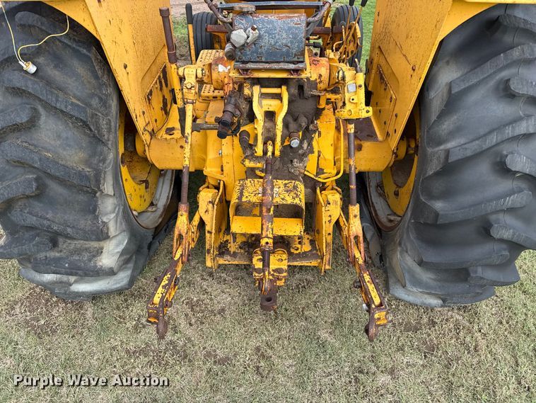 image for item EW4408 1967 Minneapolis Moline G-900 tractor