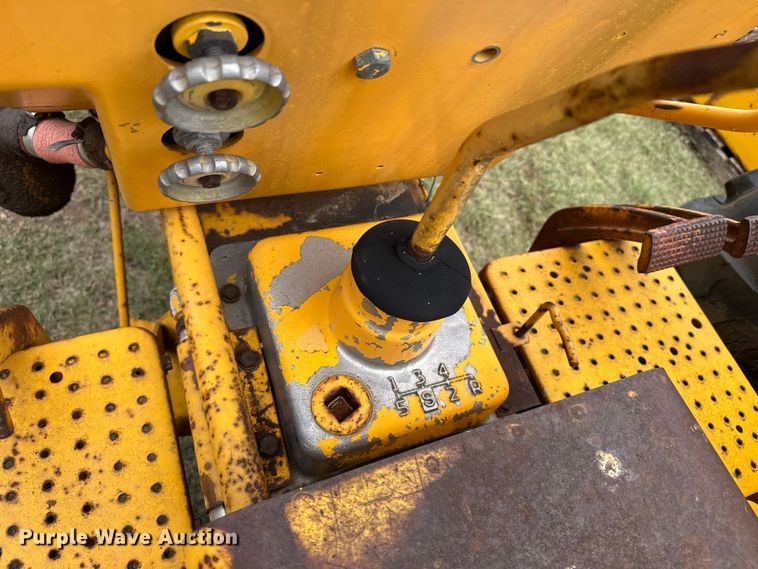 image for item EW4408 1967 Minneapolis Moline G-900 tractor