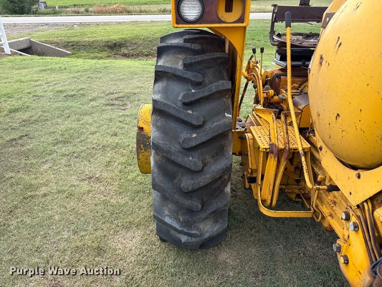 image for item EW4408 1967 Minneapolis Moline G-900 tractor