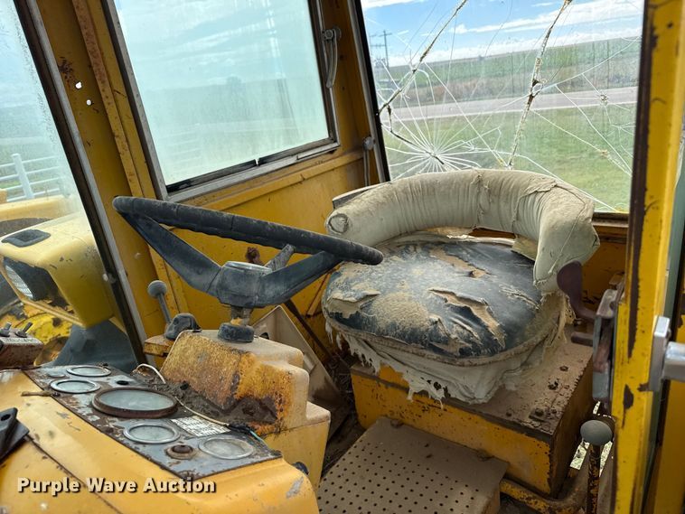 image for item EW4409 1967 Minneapolis Moline G-900 tractor