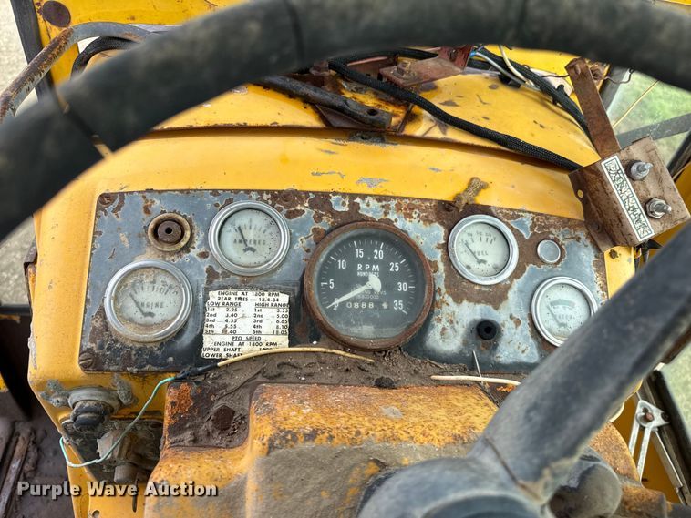 image for item EW4409 1967 Minneapolis Moline G-900 tractor