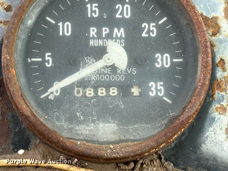 image for item EW4409 1967 Minneapolis Moline G-900 tractor
