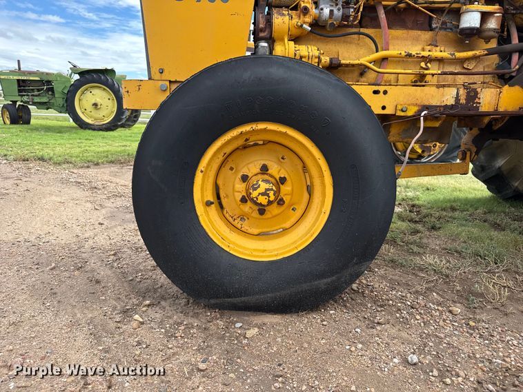 image for item EW4409 1967 Minneapolis Moline G-900 tractor