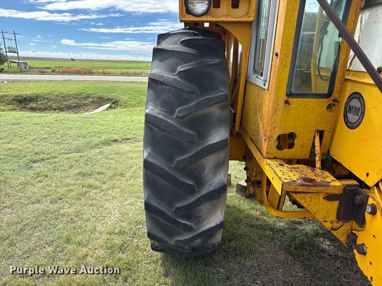 image for item EW4409 1967 Minneapolis Moline G-900 tractor