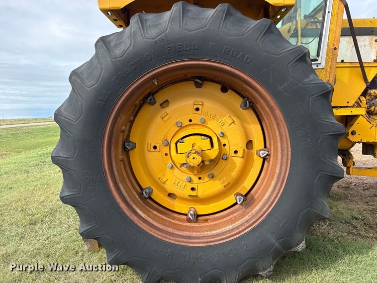 image for item EW4409 1967 Minneapolis Moline G-900 tractor